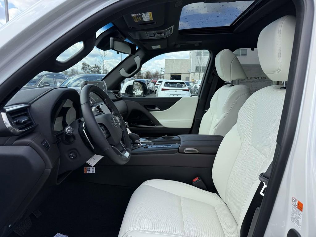 Used 2026 Lexus LX 700h Luxury w/ Accessory Package (Z1) image 12