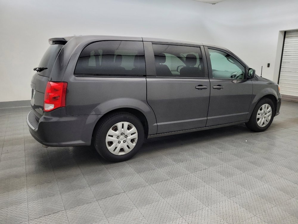 Used 2018 Dodge Grand Caravan SE w/ UConnect Hands-Free Group image 10