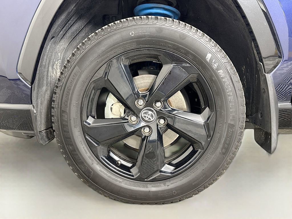 Used 2020 Toyota RAV4 XSE image 33