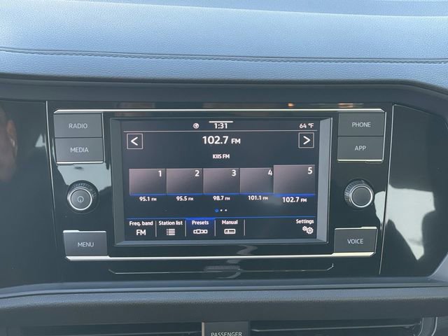 Used 2024 Volkswagen Jetta SE image 11