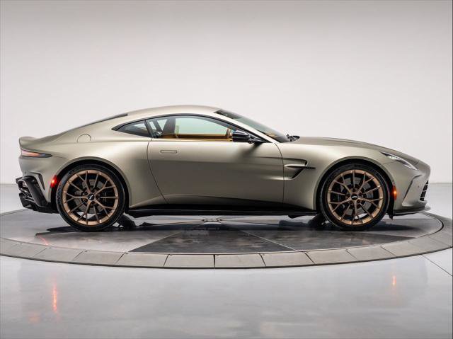 Used 2025 Aston Martin V8 Vantage Coupe RWD image 15
