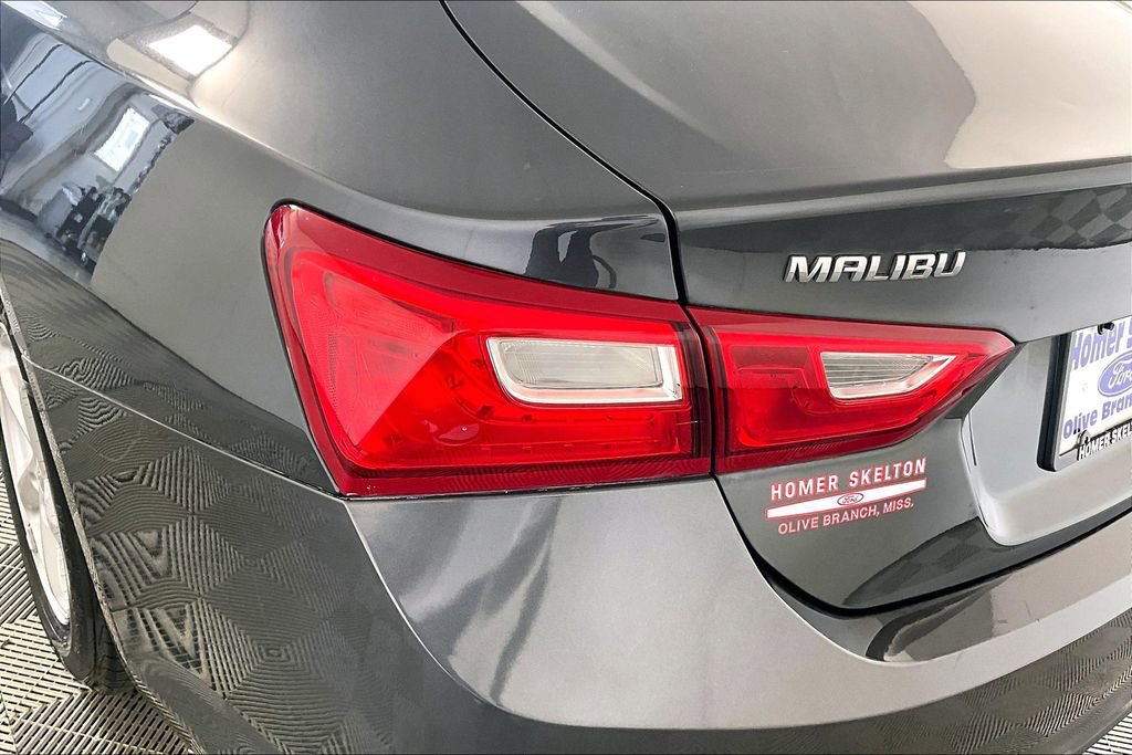 Used 2018 Chevrolet Malibu LS image 28