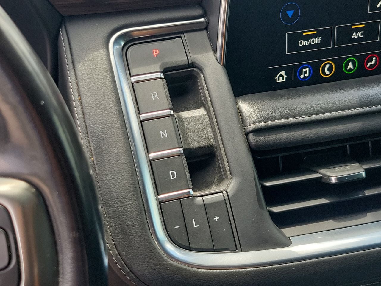 Used 2021 Chevrolet Tahoe LT w/ Rear Media and Nav Package RWD image 29