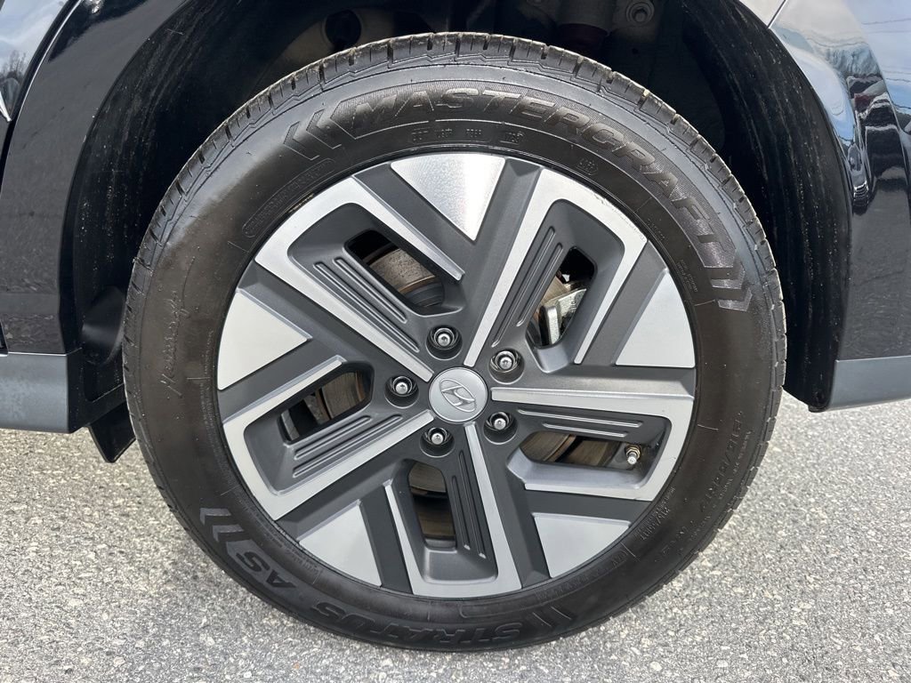 Used 2023 Hyundai Kona SE image 30