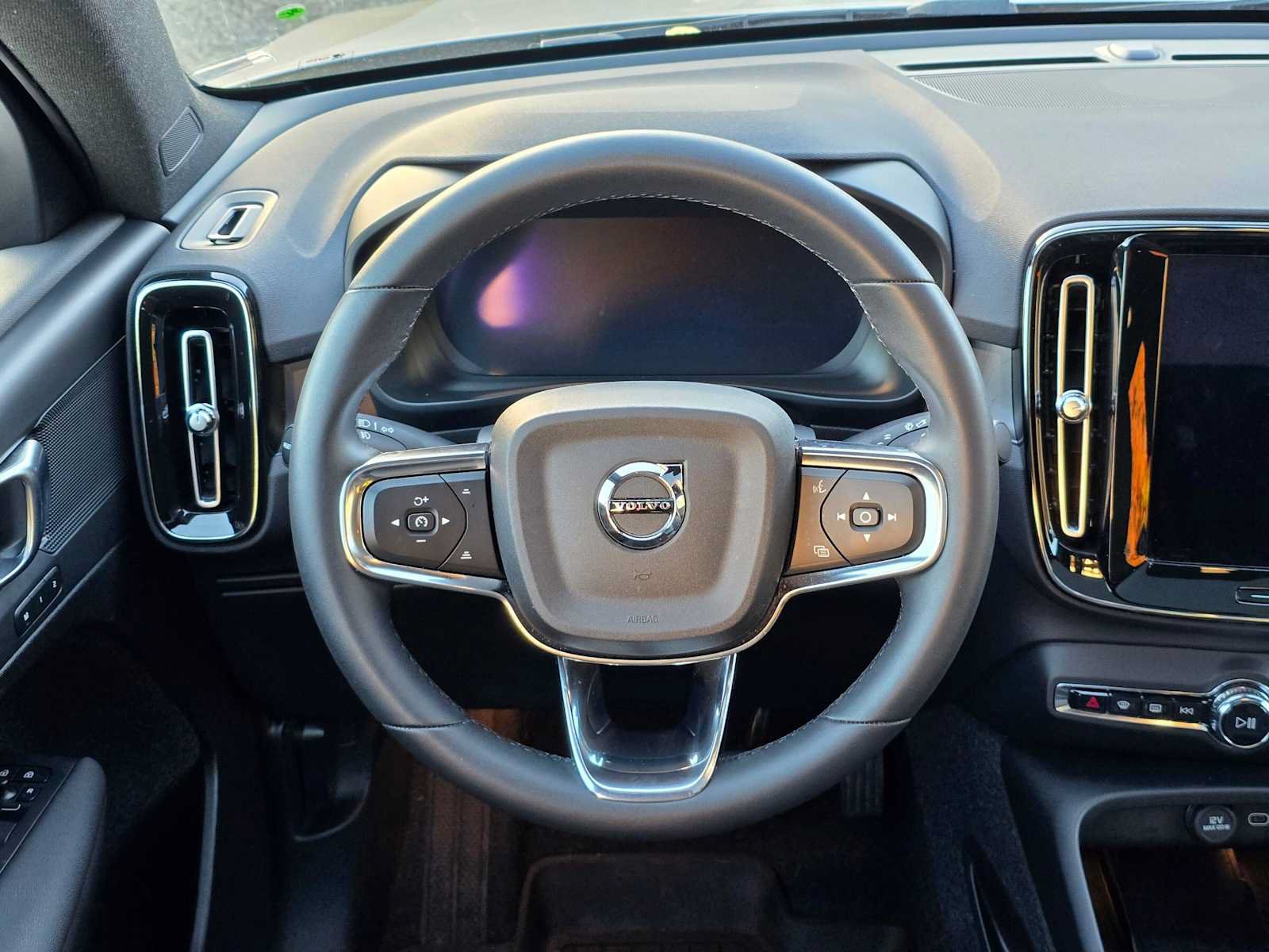 Used 2023 Volvo C40 P8 Recharge Plus w/ Climate Package AWD/4WD image 19