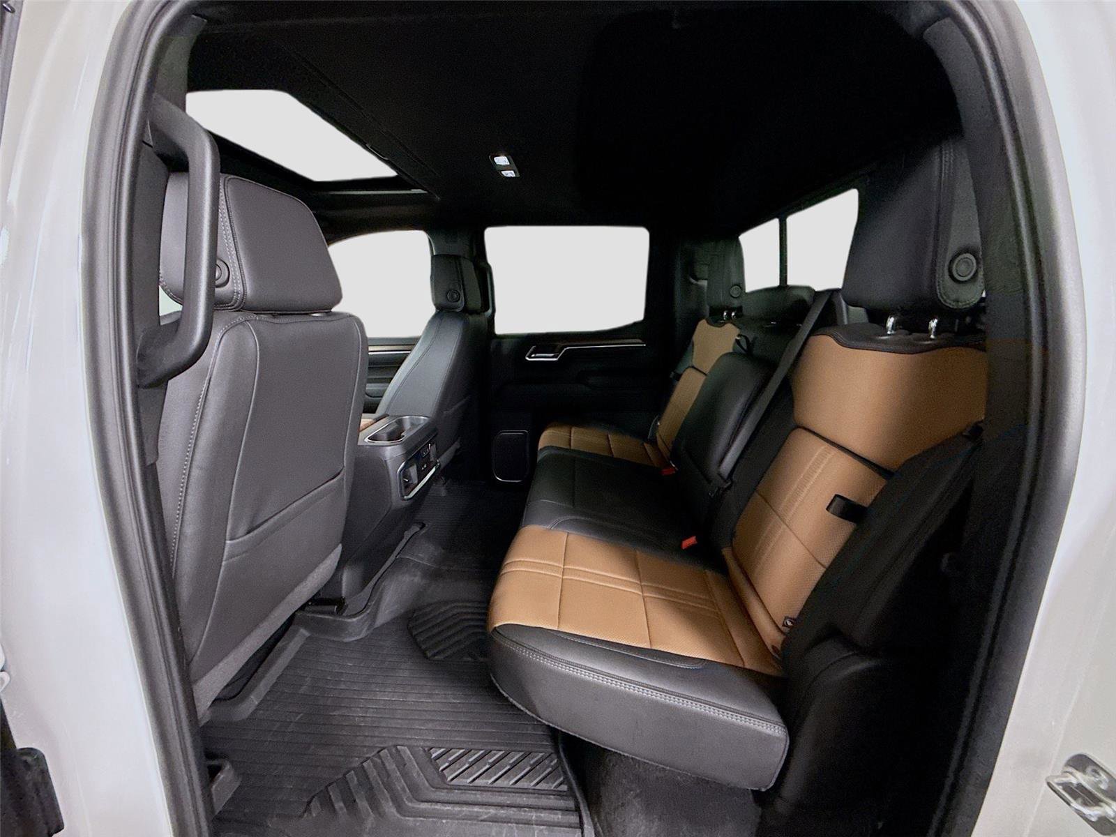 Used 2025 Chevrolet Silverado 1500 High Country w/ Technology Package image 19