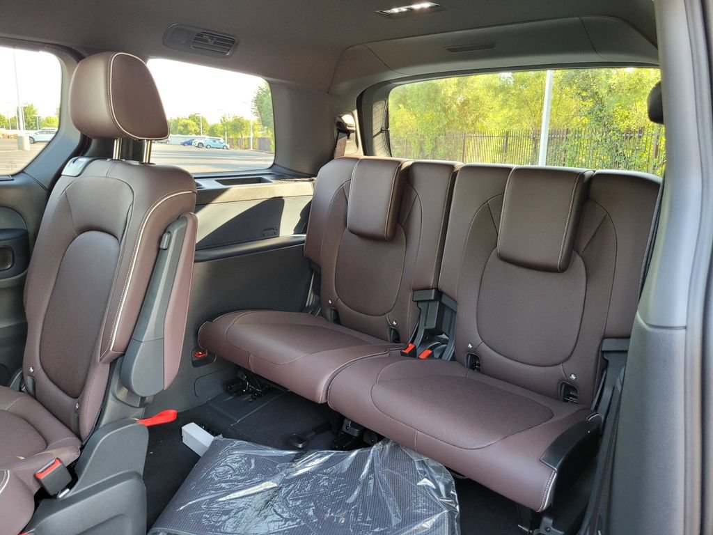 New 2025 Volkswagen ID. Buzz Pro S Plus RWD image 13