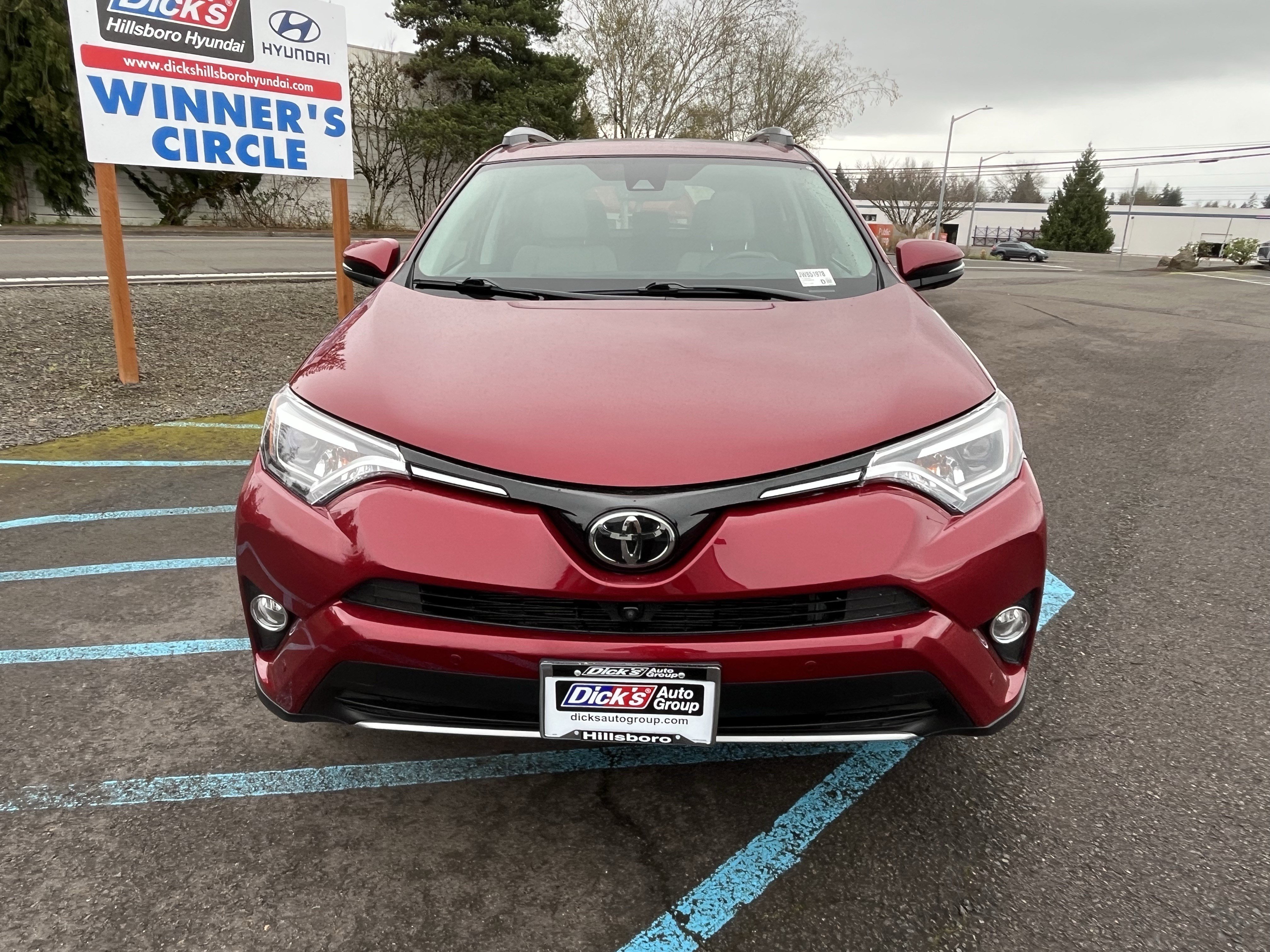 Used 2018 Toyota RAV4 Limited w/ Advanced Technology Package image 8