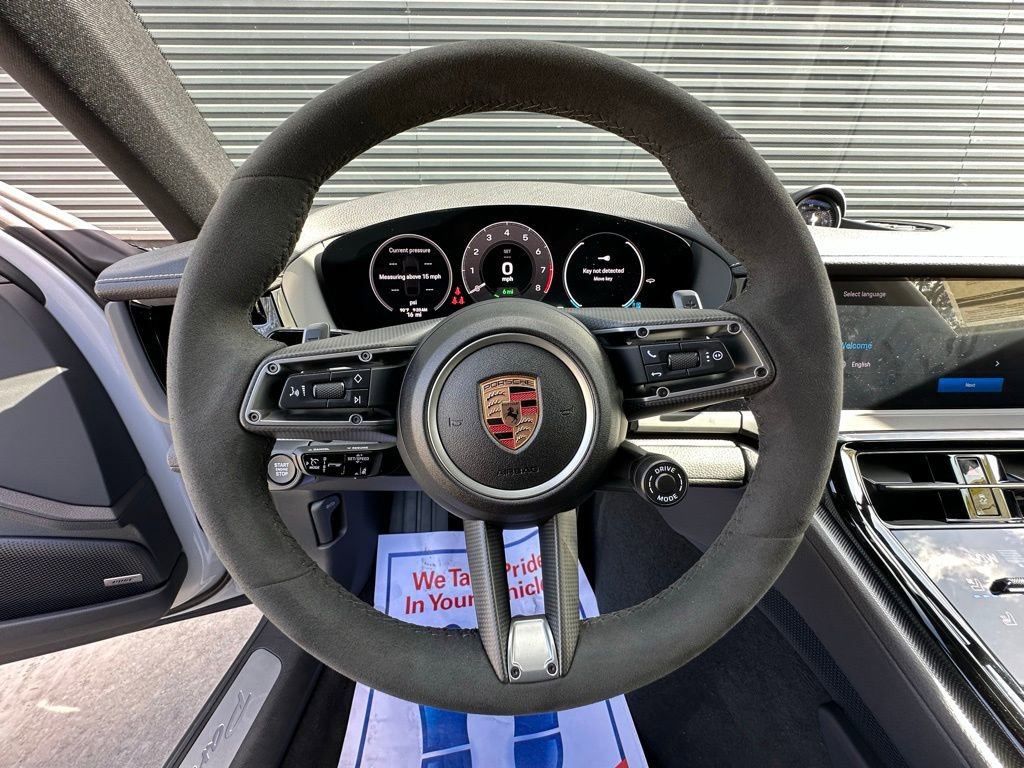 Used 2025 Porsche Panamera 4 image 18