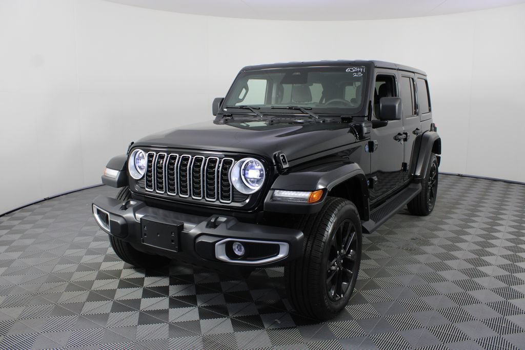 Used 2025 Jeep Wrangler Unlimited Sahara AWD/4WD image 20