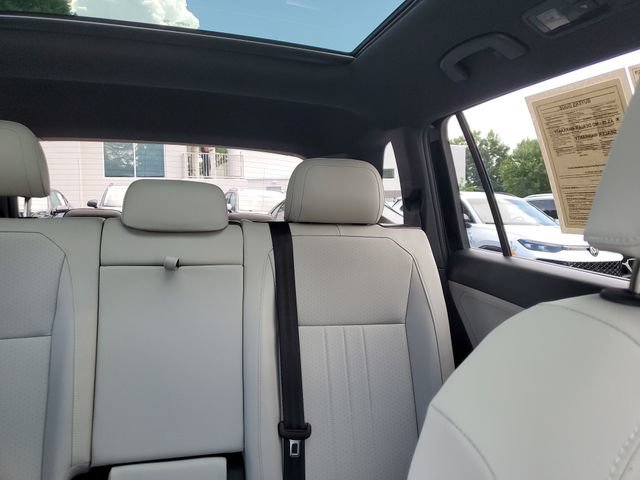 Certified 2024 Volkswagen Tiguan SE R-Line FWD image 12
