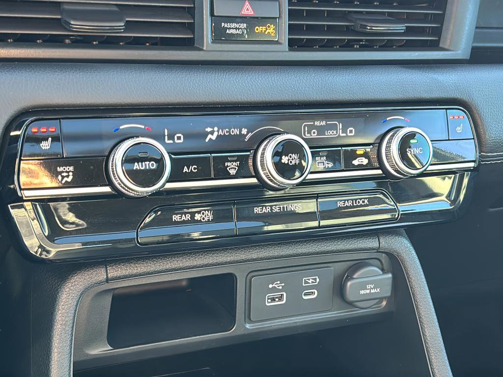 Used 2023 Honda Pilot Touring image 32