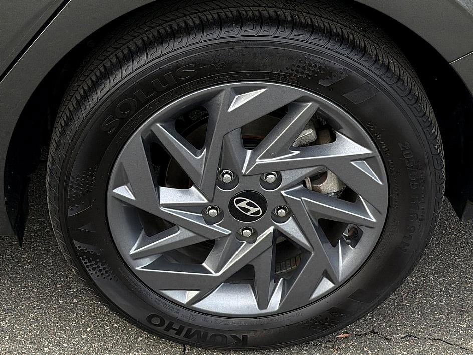 Certified 2024 Hyundai Elantra SEL image 6