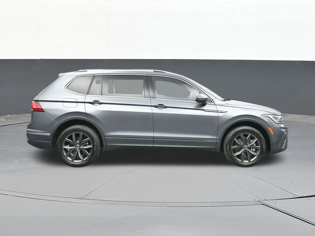 Used 2022 Volkswagen Tiguan SE image 16