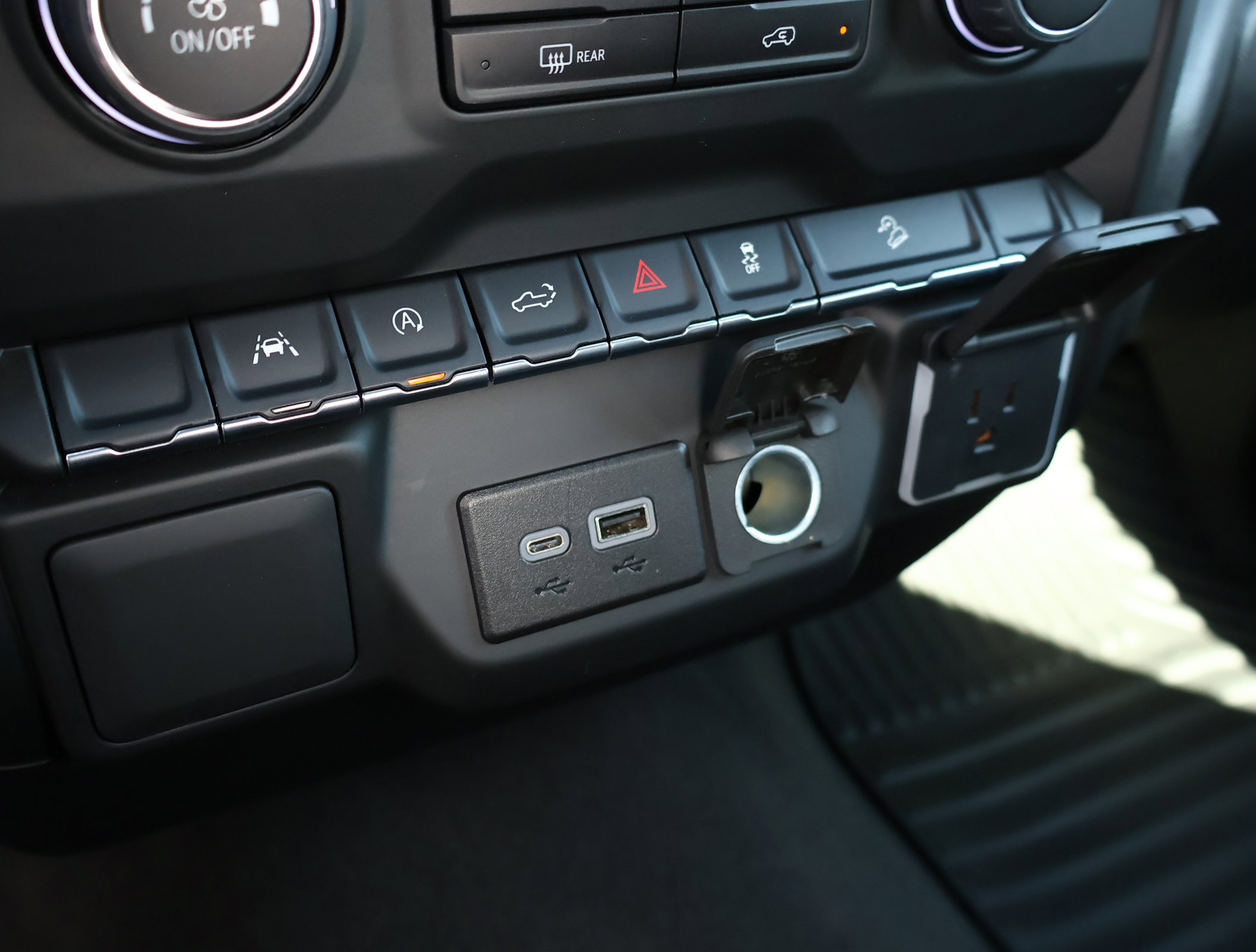 Certified 2024 Chevrolet Silverado 1500 Custom Trail Boss w/ Dark Appearance Package image 19