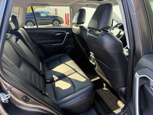 Used 2019 Toyota RAV4 XLE Premium w/ Cold Weather Package AWD/4WD image 28