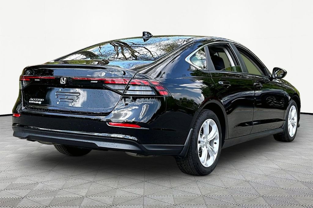 Used 2025 Honda Accord LX image 6