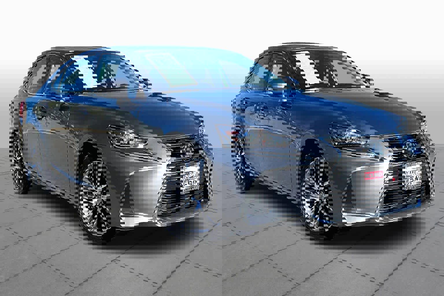 Used 2019 Lexus IS 300 image 2