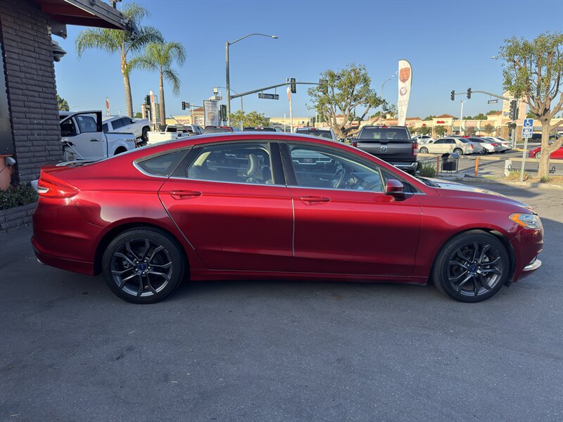 Used 2018 Ford Fusion SE w/ Equipment Group 201A FWD image 19