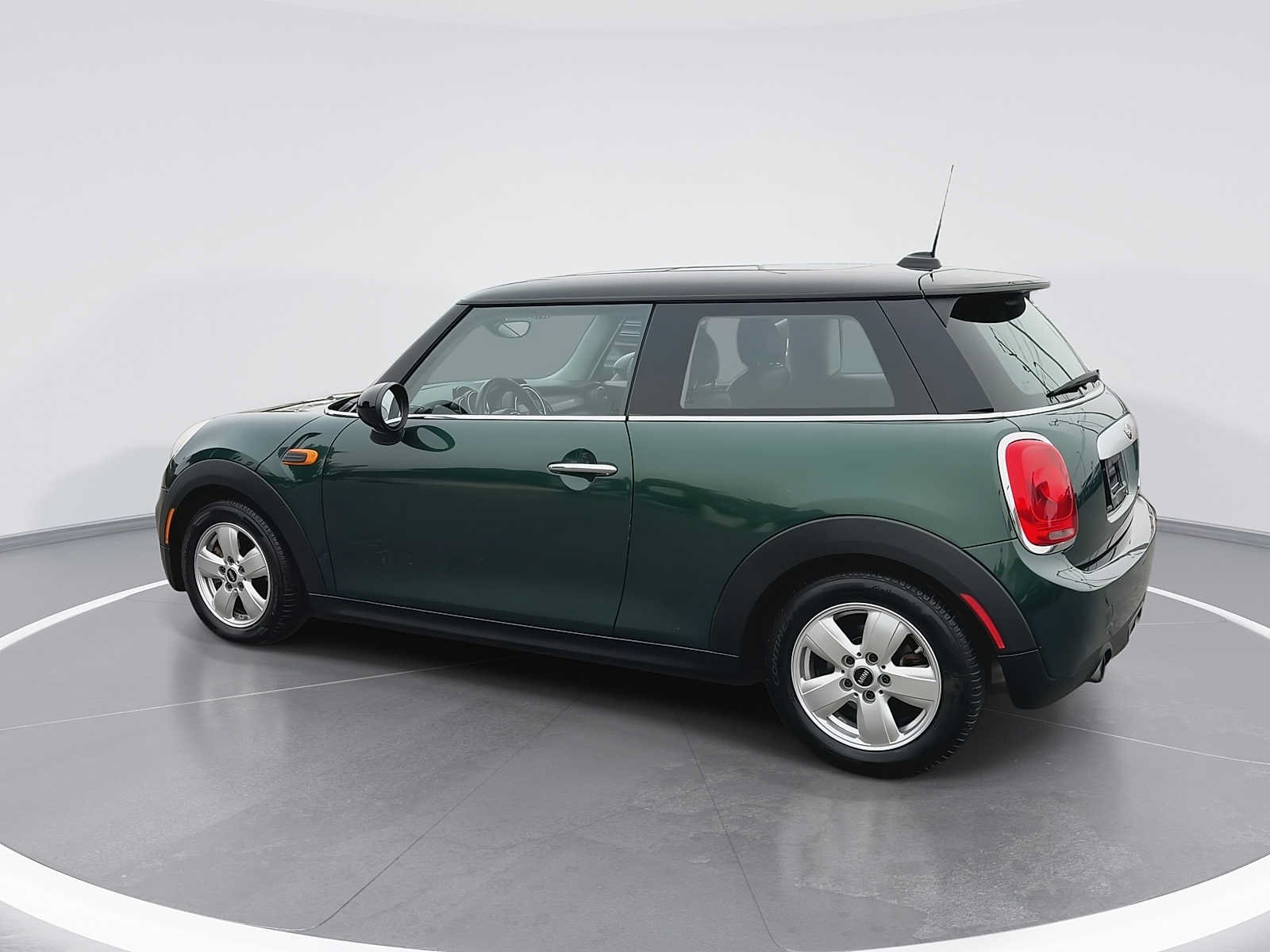 Used 2015 MINI Cooper 2-Door Hardtop FWD image 6