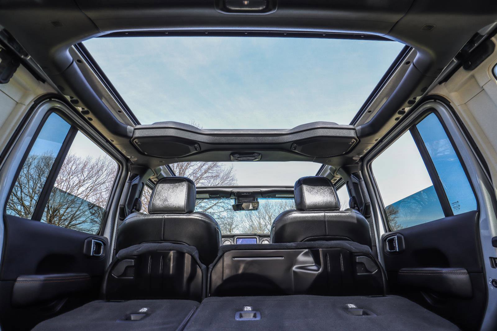 Used 2022 Jeep Wrangler Unlimited Sahara image 7