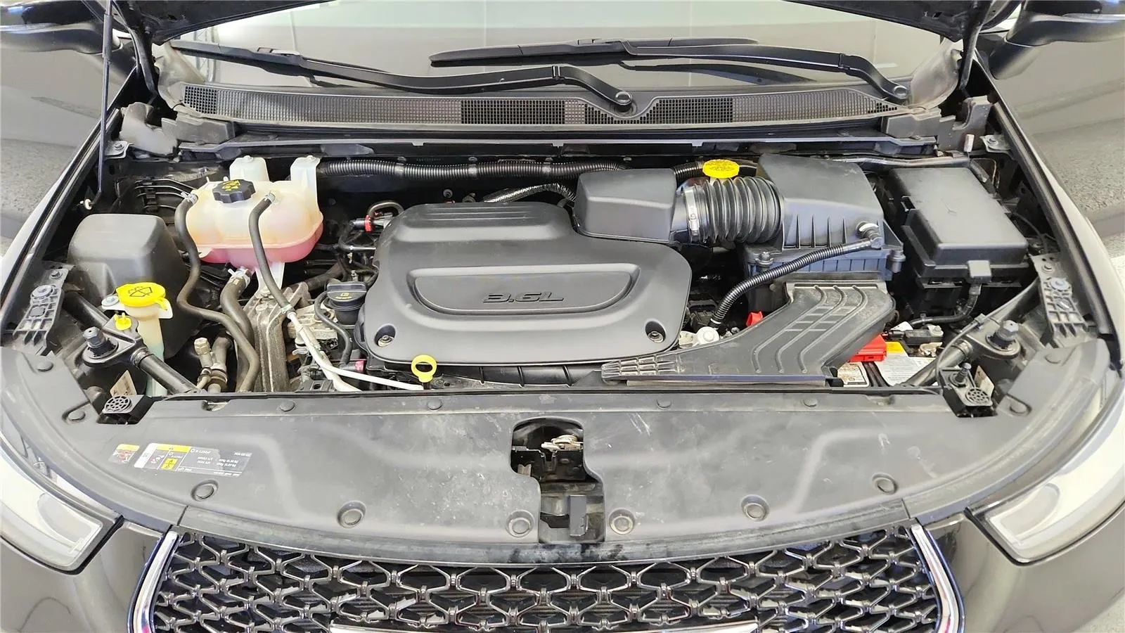 Used 2023 Chrysler Pacifica Touring-L FWD image 20