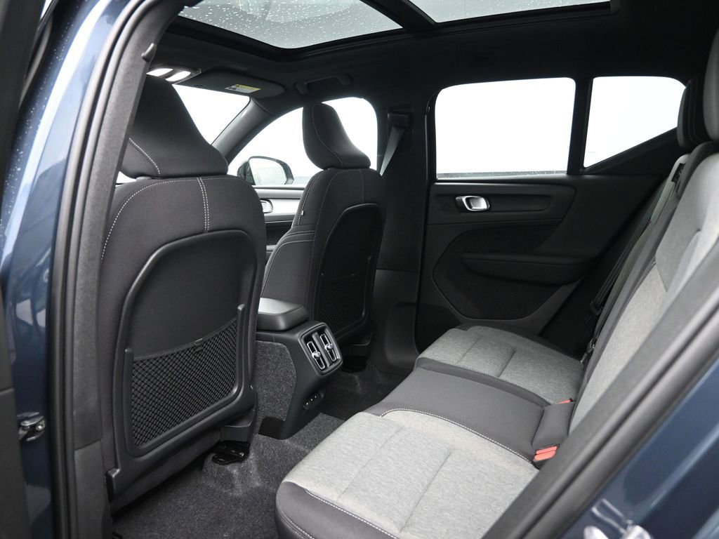 New 2026 Volvo XC40 B5 Core w/ Protection Package Premier AWD/4WD image 23