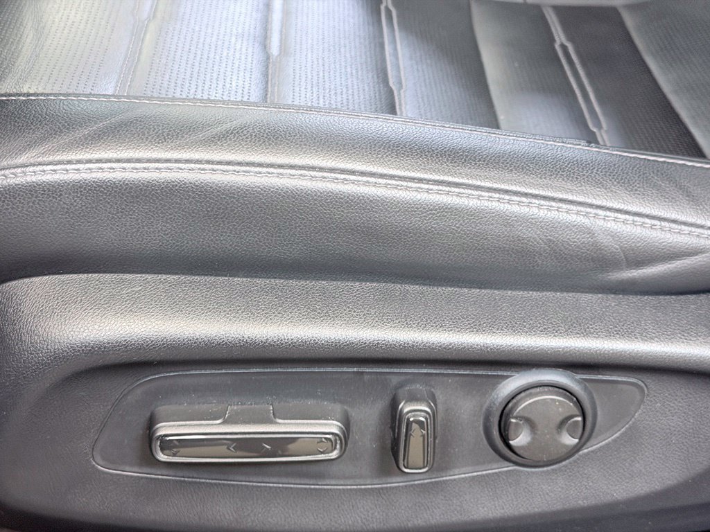 Used 2025 Honda CR-V EX-L image 12