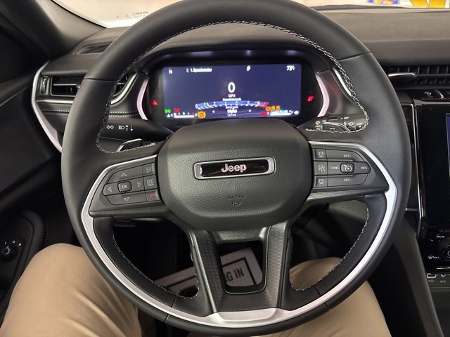 New 2025 Jeep Grand Cherokee Laredo X w/ Luxury Tech Group I image 17