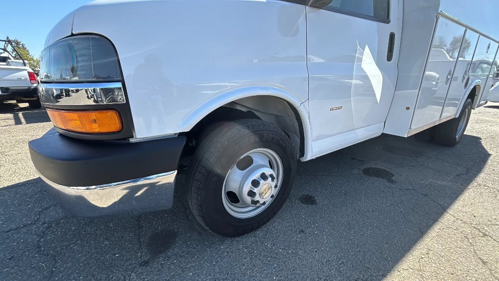 Used 2020 Chevrolet Express 3500 w/ Power Convenience Package RWD image 15