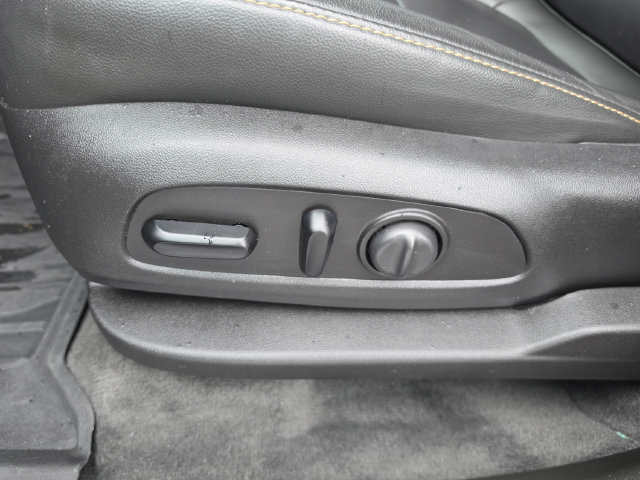 Used 2020 Chevrolet Traverse LT w/ LPO, Floor Liner Package FWD image 31