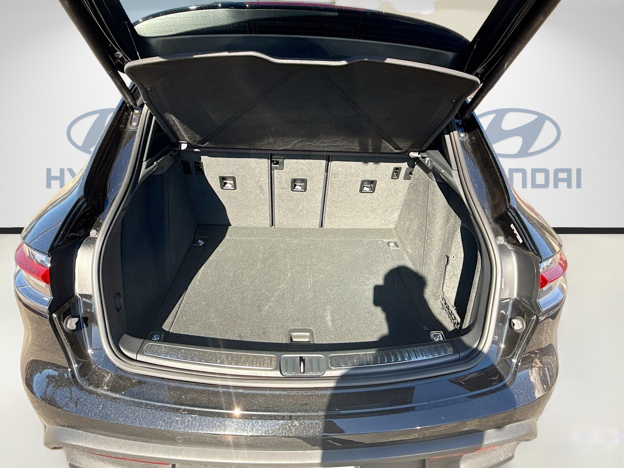 Used 2024 Porsche Macan image 25