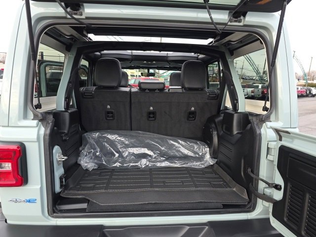 Used 2023 Jeep Wrangler Unlimited Sahara w/ Cold Weather Group image 47