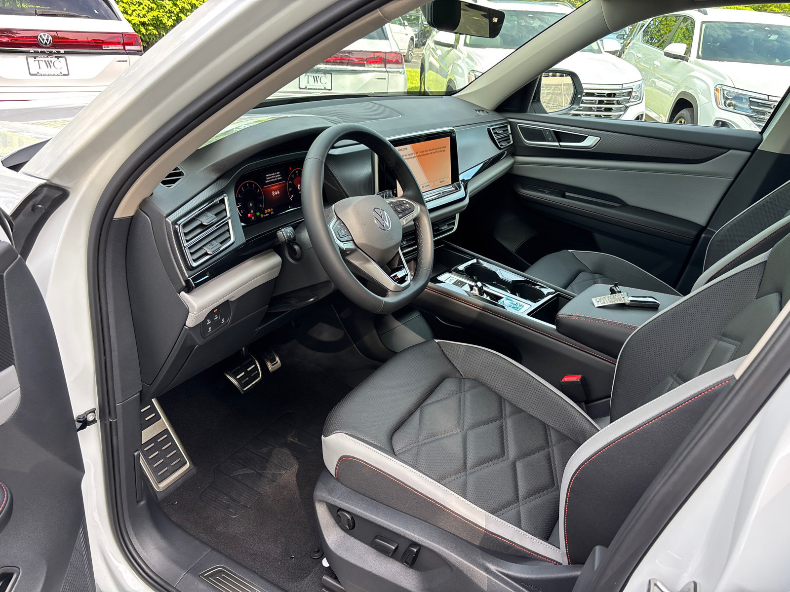 New 2026 Volkswagen Atlas Peak Edition AWD/4WD image 23