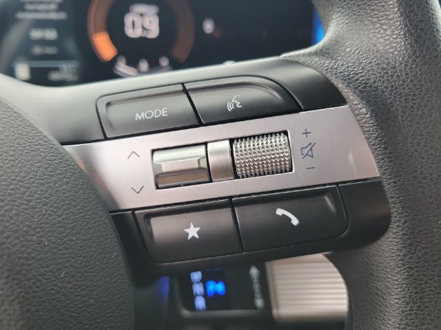 Used 2025 Hyundai Sonata SEL FWD image 32