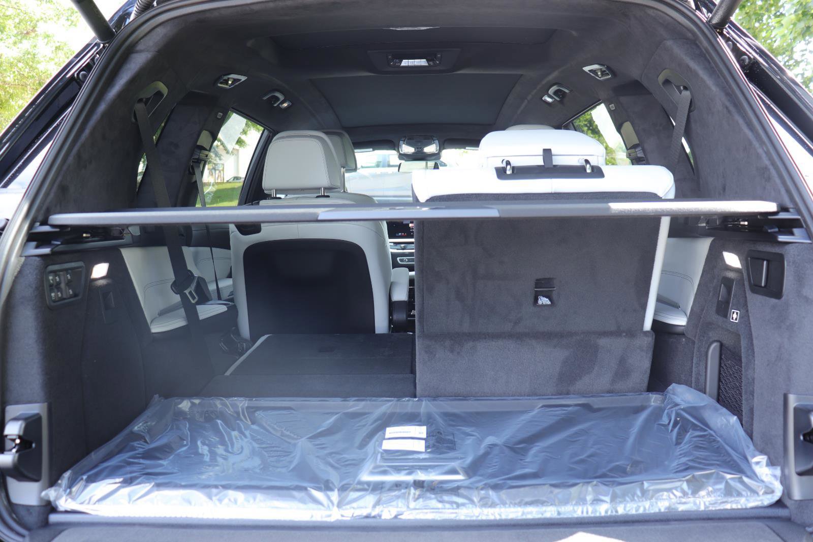 New 2026 BMW X7 xDrive40i w/ Premium Package image 17