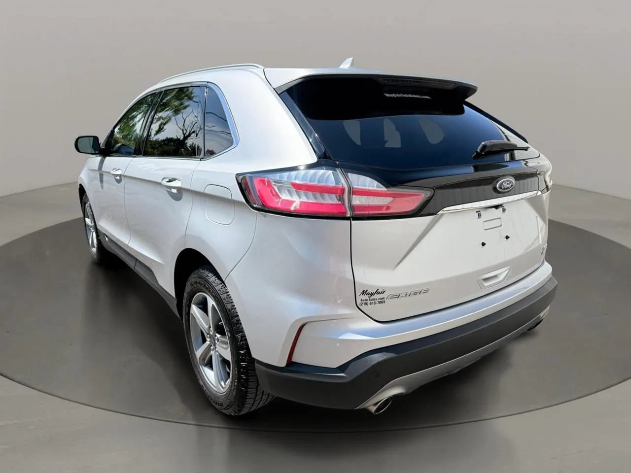 Used 2019 Ford Edge SEL w/ Equipment Group 201A FWD image 4