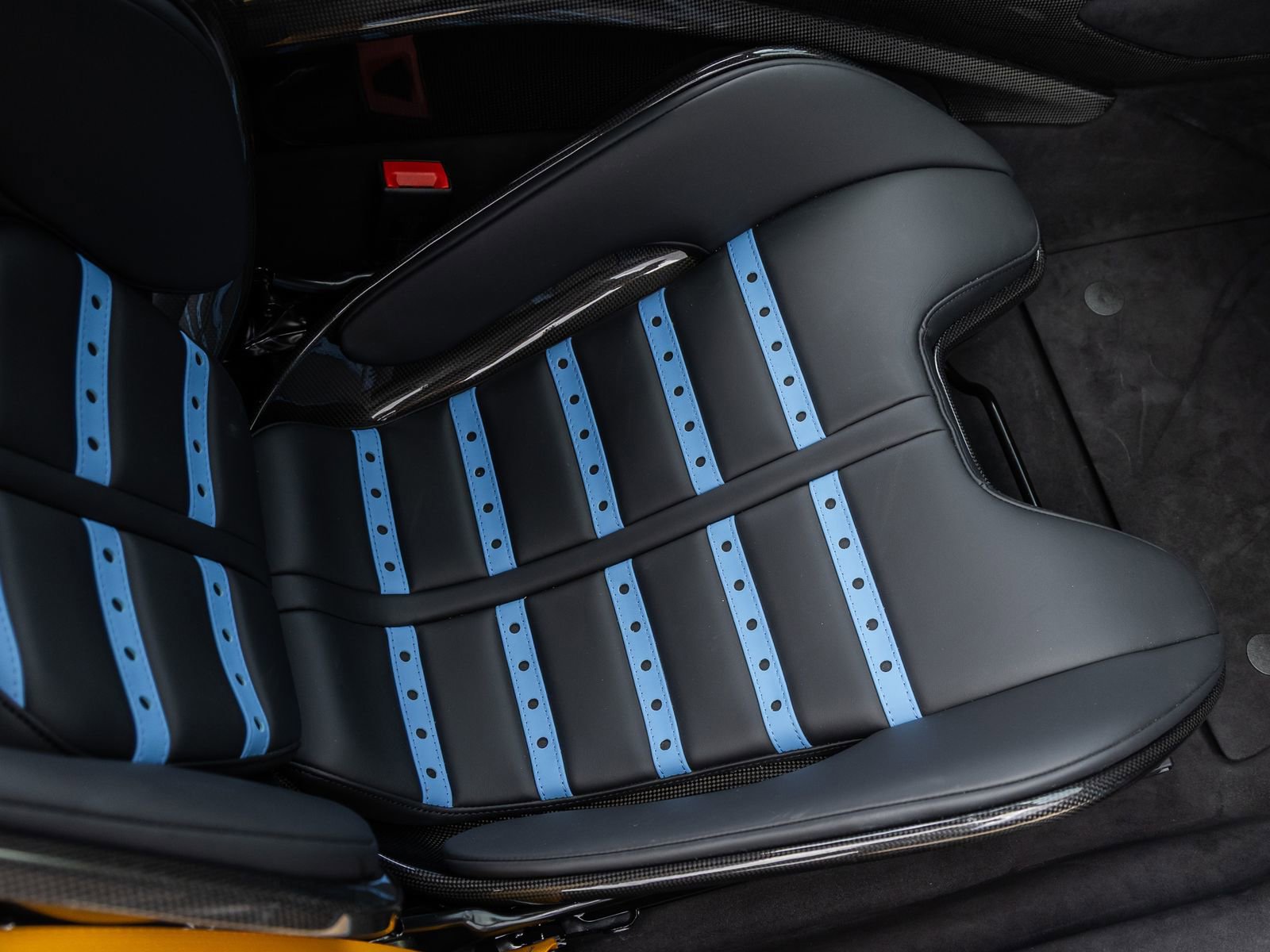 Used 2024 Ferrari SF90 Spider image 47