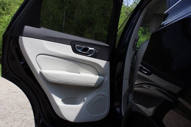 Certified 2023 Volvo XC60 T8 Ultimate w/ Climate Package AWD/4WD image 21