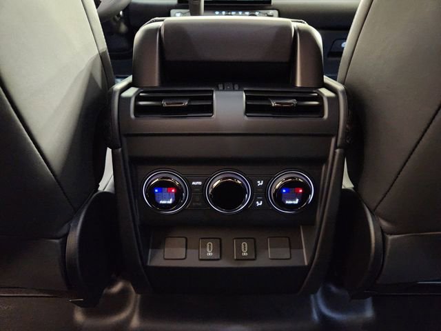 New 2026 Land Rover Defender 110 OCTA image 30