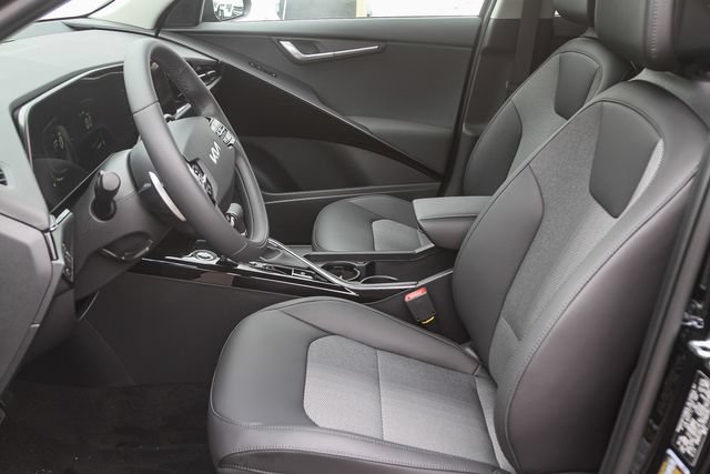 New 2026 Kia Niro EX FWD image 10