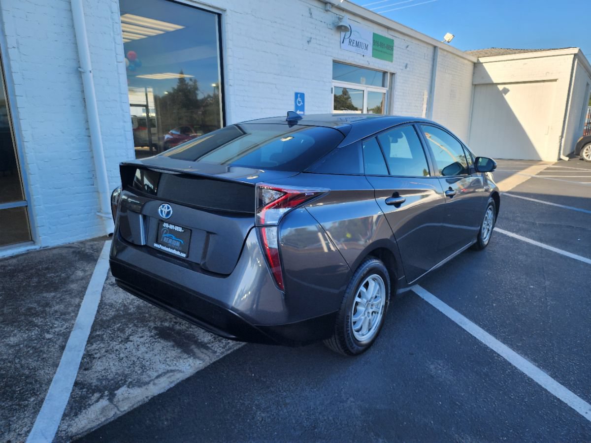Used 2018 Toyota Prius One FWD image 4