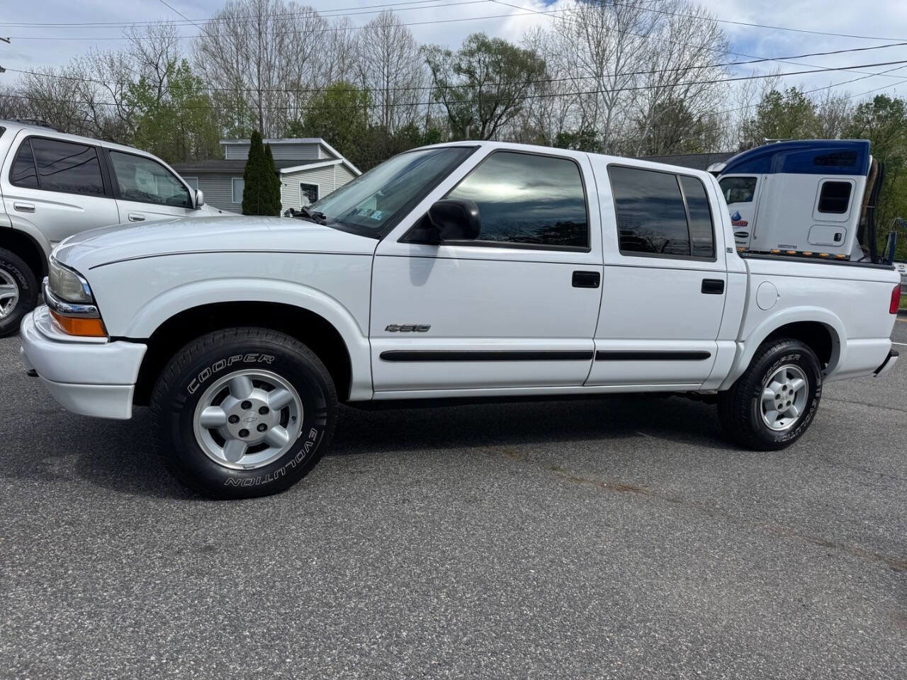 Used 2004 Chevrolet S10 Pickup LS AWD/4WD image 2