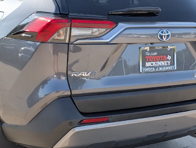 Used 2020 Toyota RAV4 Limited w/ Limited Grade Weather Package AWD/4WD image 7