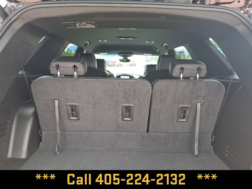 Used 2023 Chevrolet Traverse Premier AWD/4WD image 25