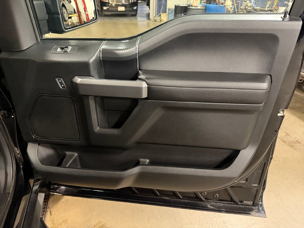 Used 2018 Ford F150 XLT w/ Equipment Group 302A Luxury AWD/4WD image 18