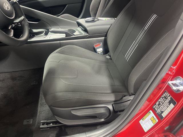 New 2025 Hyundai Elantra Sport image 7