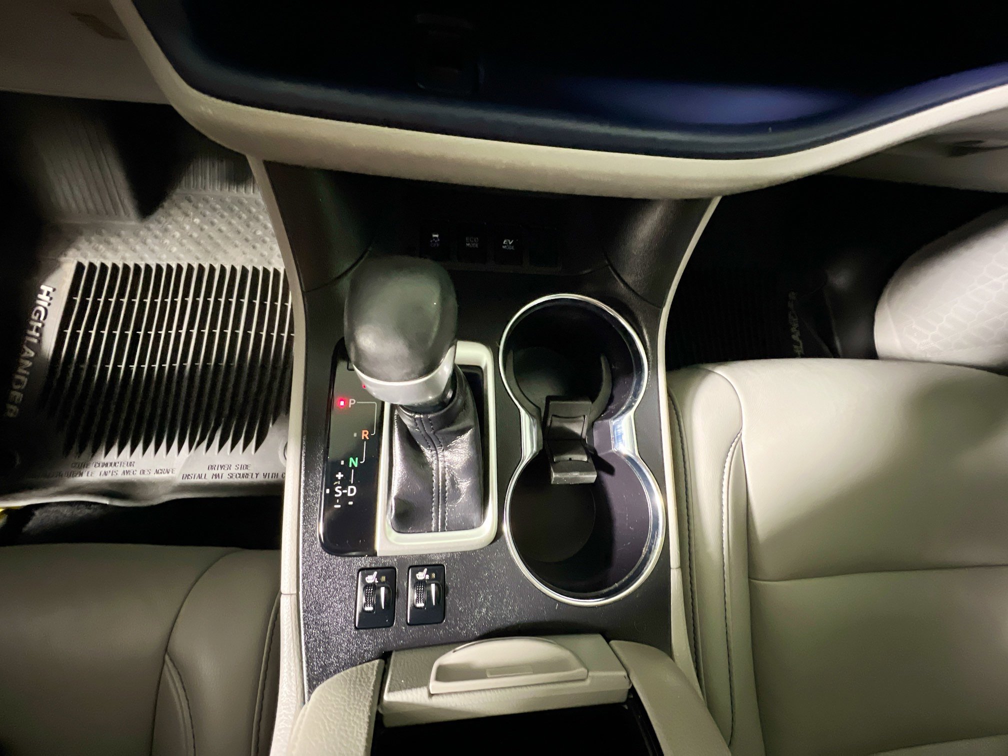 Used 2019 Toyota Highlander XLE image 26