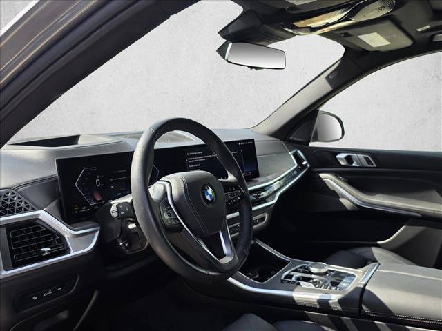 Used 2025 BMW X5 xDrive40i AWD/4WD image 13
