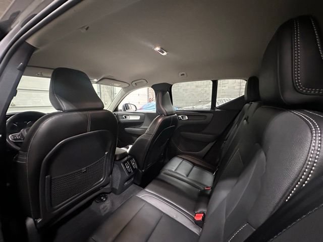 Used 2019 Volvo XC40 T5 Momentum AWD/4WD image 14